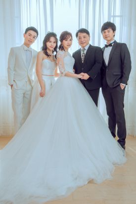 禮服出租 首選最愛 婚紗禮服，各式款式 晚宴禮服、新娘禮服、晚禮服 供挑選。#禮服出租 #婚紗禮服 #晚宴禮服 #新娘禮服 #晚禮服
