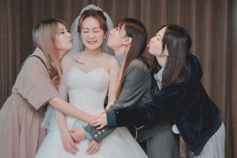 禮服出租 首選最愛 婚紗禮服，各式款式 晚宴禮服、新娘禮服、晚禮服 供挑選。#禮服出租 #婚紗禮服 #晚宴禮服 #新娘禮服 #晚禮服