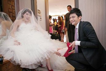 禮服出租 首選最愛 婚紗禮服，各式款式 晚宴禮服、新娘禮服、晚禮服 供挑選。#禮服出租 #婚紗禮服 #晚宴禮服 #新娘禮服 #晚禮服