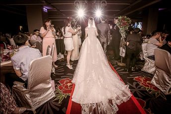 禮服出租 首選最愛 婚紗禮服，各式款式 晚宴禮服、新娘禮服、晚禮服 供挑選。#禮服出租 #婚紗禮服 #晚宴禮服 #新娘禮服 #晚禮服
