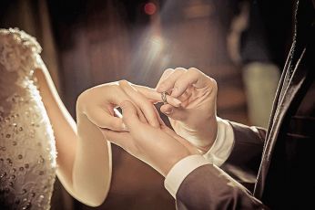 禮服出租 首選最愛 婚紗禮服，各式款式 晚宴禮服、新娘禮服、晚禮服 供挑選。#禮服出租 #婚紗禮服 #晚宴禮服 #新娘禮服 #晚禮服