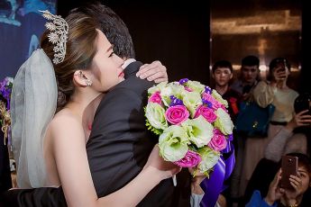 禮服出租 首選最愛 婚紗禮服，各式款式 晚宴禮服、新娘禮服、晚禮服 供挑選。#禮服出租 #婚紗禮服 #晚宴禮服 #新娘禮服 #晚禮服